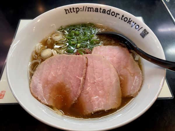 「贅沢焼牛らぁ麺 1150円」@牛骨らぁ麺 マタドール 本店の写真