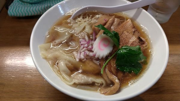 「濃厚煮干しワンタン」@つけ麺 弐☆゛屋の写真