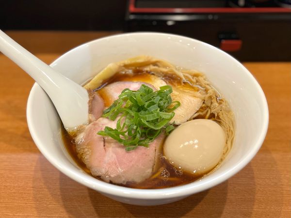 「特製醤油らぁ麺¥980」@らぁ麺半七 和田町店の写真