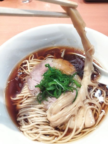 「醤油ラーメン」@らぁ麺 はやし田 池袋店の写真