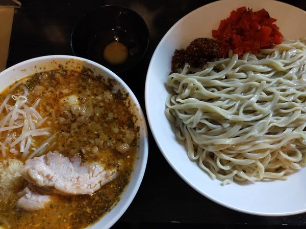 「【限定】カレーつけ麺(マイルド)大1350円+生卵50円」@豚星。の写真