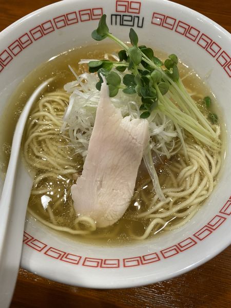 「塩らぁ麺」@noodle kitchen 六九麺の写真