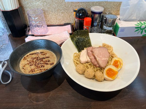 「超濃厚鷄鰹つけそば+特製」@ラーメン虎珀 小矢部店の写真