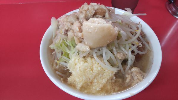 「麺半分750円ニンニク、野菜、アブラ」@ラーメン二郎 茨城守谷店の写真