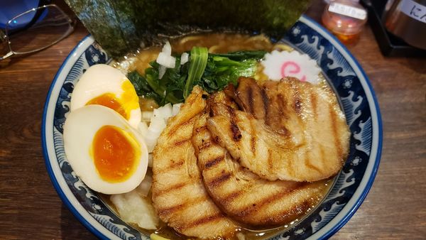 「特製煮干し豚骨ラーメン」@麺屋 武士道 船橋店の写真