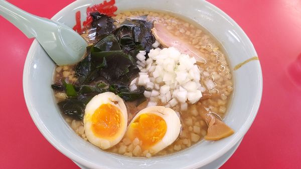 「期間限定　プレミアム醤油とんこつラーメン　味玉トッピング」@山岡家 松本店の写真