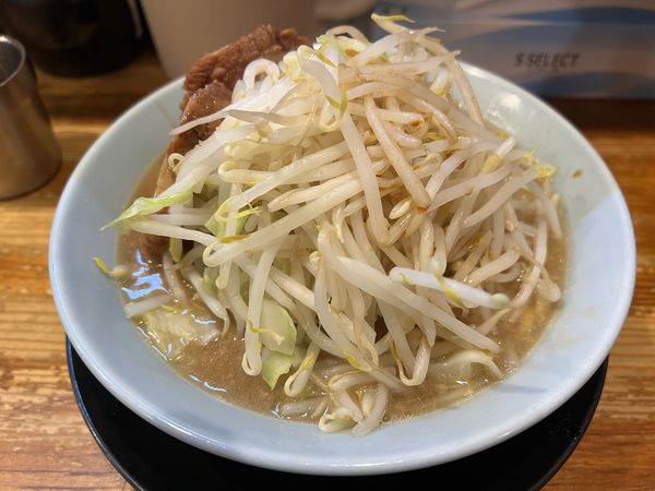 「ラーメン麺半分」@ラーメン盛太郎の写真