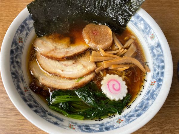 「醤油ら〜めん、海苔とバラチャーシュウトッピング」@ラーメン極 苫小牧本店の写真