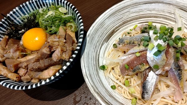 「イワシそば450円+炙りチャーシュー丼450円」@寿製麺よしかわ 坂戸店の写真