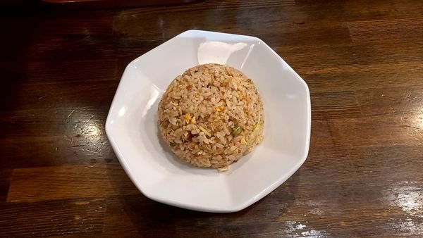 「半チャーハン」@とりの助 大田店の写真