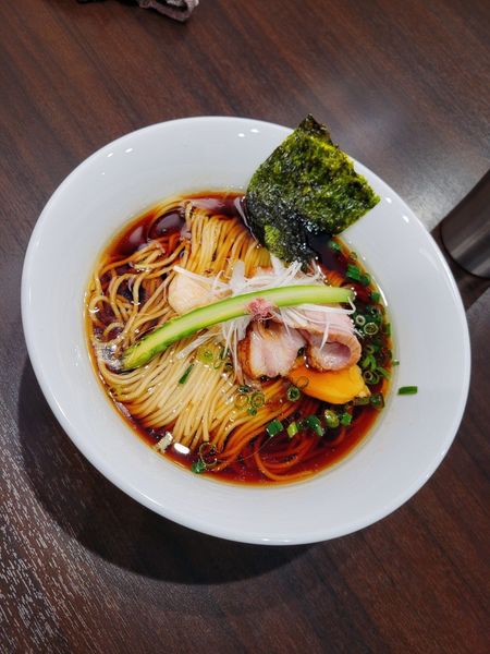 「鶏淡麗醤油らぁ麺 醤油」@らぁ麺 鬼滅の桜の写真