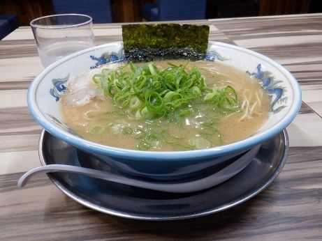 「らーめん」@博多長浜とんこつラーメン ごてんの写真