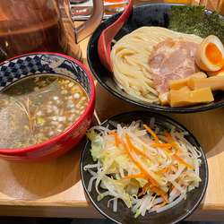 特濃煮干しつけ麺、三田盛り、野菜盛り
