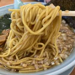 プレミアム醤油とんこつ　大盛り　背脂