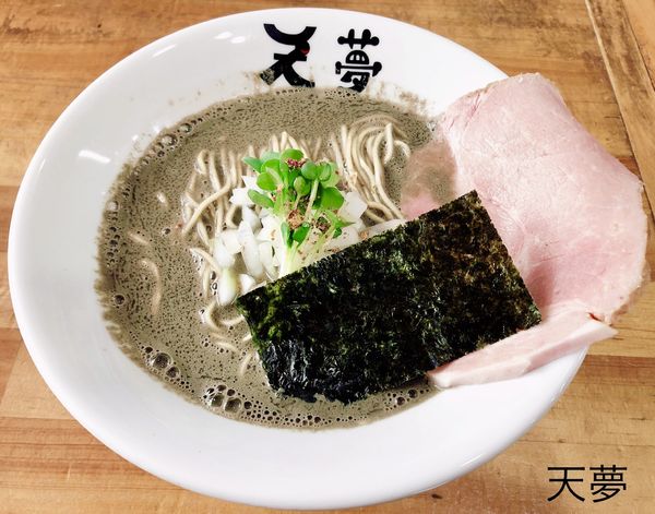 「煮干しらーめん【ヤバニボ】山椒（1000円）」@めんや天夢の写真