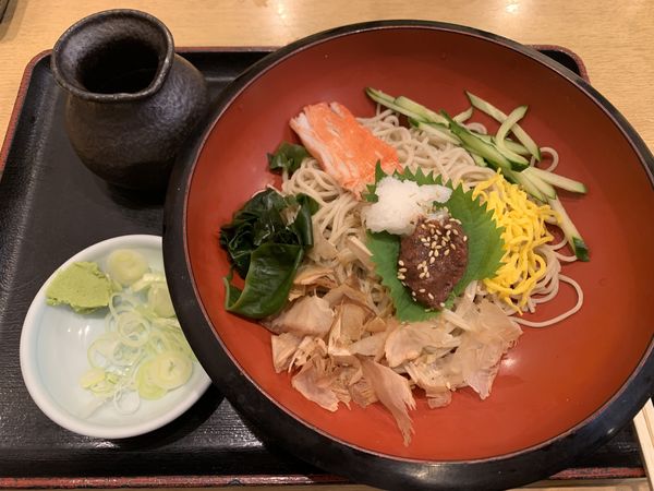 「冷やし梅そば 1155円」@本味楽 京王グルメパーク店の写真