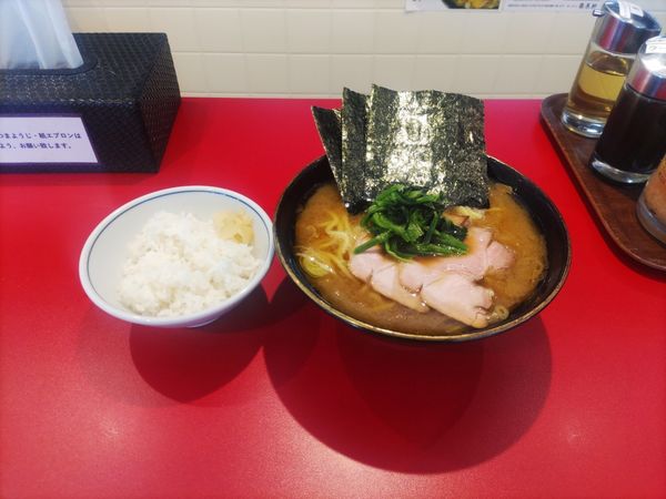 「ラーメン＋半ライス」@ラーメン 前原軒の写真