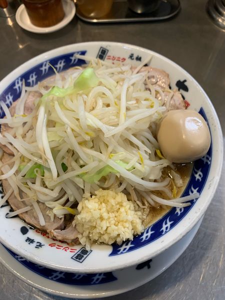 「ラーメン　豚　味玉」@ラーメン大 下高井戸店の写真