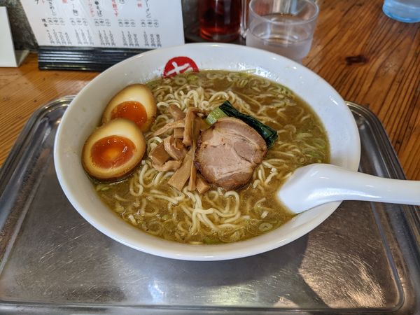 「中華そば（中）＋味玉」@中華そば まるきの写真