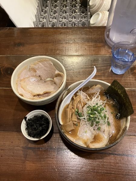 「醤油チャーシュー麺 岩のり チャーシュー」@らーめん Zootの写真
