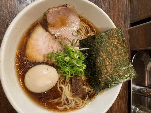 「鰹香る醤油ラーメン」@自家製麺 コトホギの写真