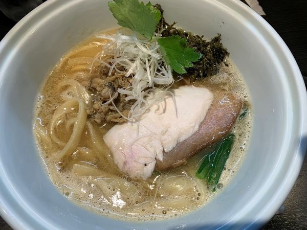 「鶏と浅利の白湯らーめん」@らーめん 三極志の写真