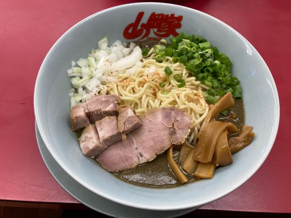 「鬼煮干しラーメン・コロチャー」@山岡家 結城店の写真
