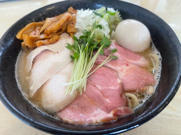 「鶏そば大＋特製トッピング」@つけ麺 いな月の写真