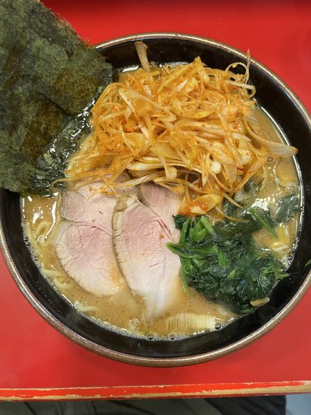 「特製ラーメン中900円+SNSトッピング（辛ねぎ）150円」@らーめん 谷瀬家 新橋店の写真