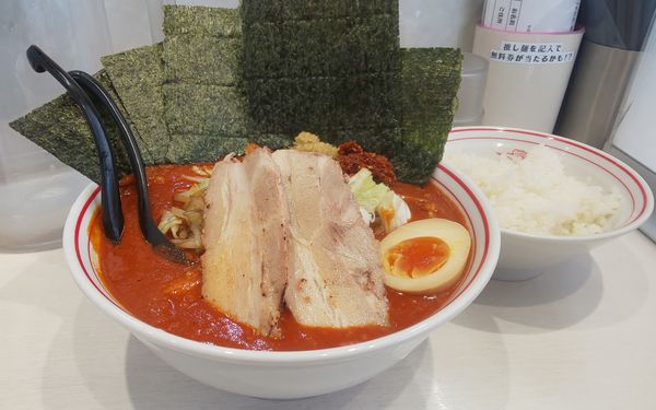 「ピナカラーナ（辛さ10倍）+チャーシュー2枚+のり+半ライス」@蒙古タンメン 中本 船橋店の写真