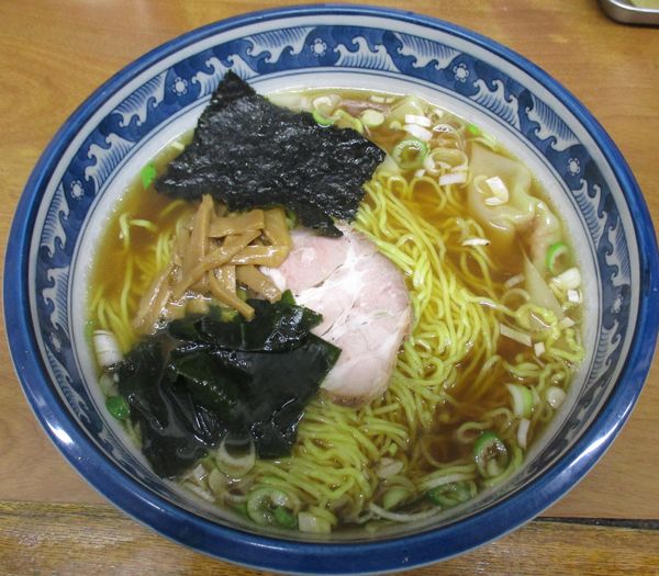 「ワンタンメン　700円」@新三陽の写真