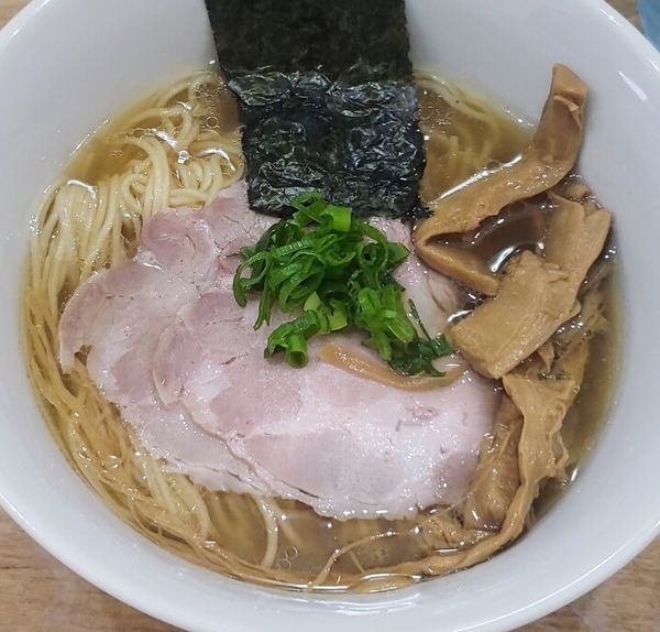 「醤油らぁ麺（白）９００円」@Ramen  Suzurunの写真