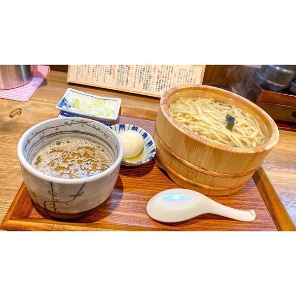 「釜揚げつけ麺 鯖（中盛）¥880 トリュフ煮卵 ¥100」@炭火焼濃厚中華そば 威風堂道の写真