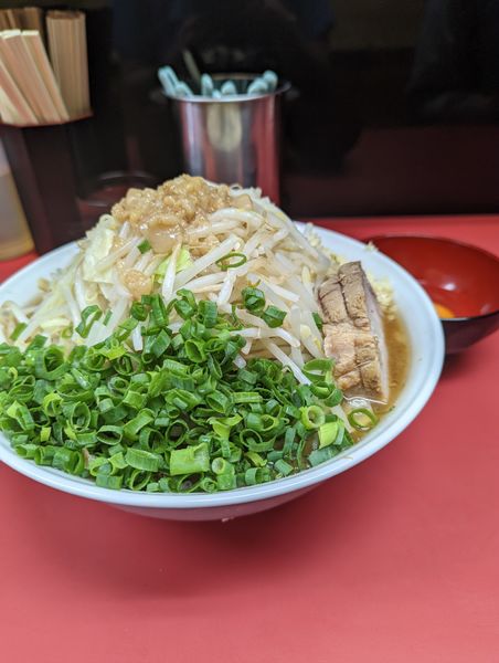 「大ラーメン+青ネギ」@ラーメン悔いなしの写真