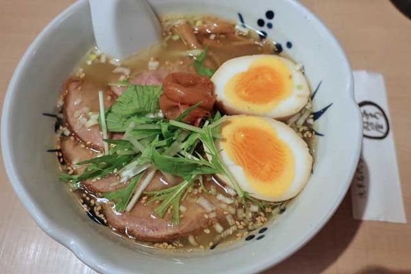 「梅しおらーめん　900円＋チャーシュー増し　250円・他」@与ろゐ屋の写真