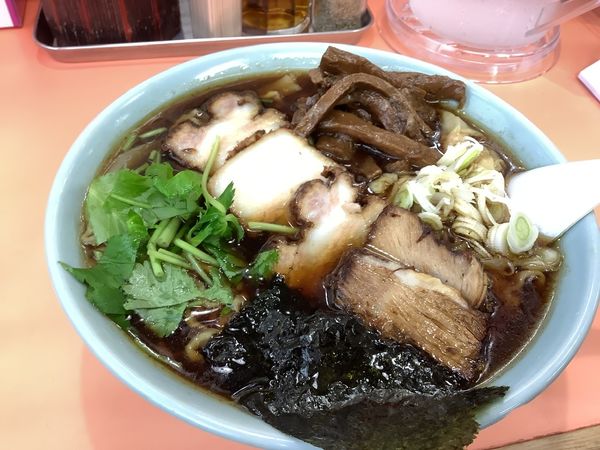 「チャーシューワンタンメン　1300円」@味の大西 小田原店の写真