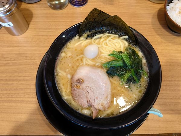 「醤油ラーメン￥730＋ライスサービス」@綱島商店の写真