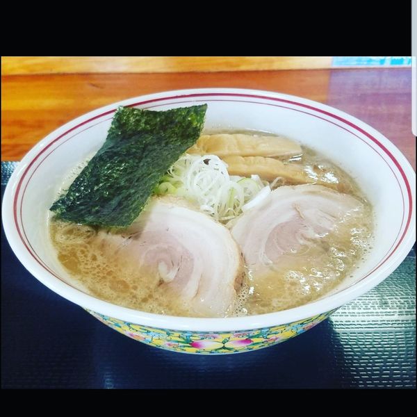「豚骨醤油らー麺」@豚骨醤油らー麺 相澤屋の写真