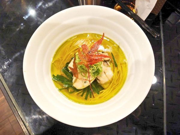 「【ゲリラ限定】牡蠣と山椒の塩ラーメン、など」@トーキョーニューミクスチャーヌードル 八咫烏 CHIKARABOの写真