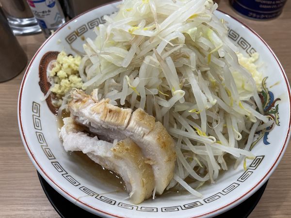 「ミニラーメン、ヤサイマシマシ」@ラーメン豚山 金沢文庫店の写真