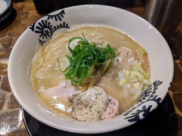 「特級純鶏そば」@特級鶏蕎麦 龍介の写真
