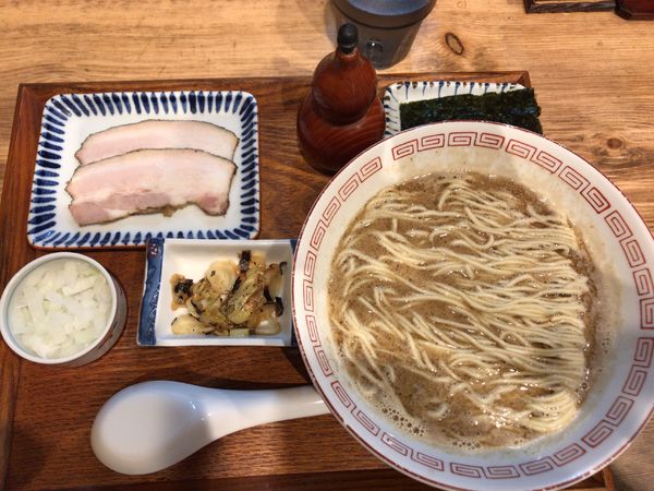 「中華そば（鯵）単品900円」@炭火焼濃厚中華そば 威風堂道の写真