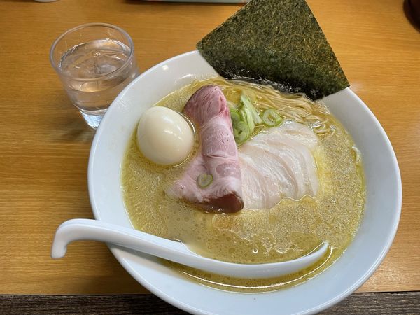 「鶏白湯真鯛そば＋鶏チャーシュー3枚」@麺処ろくめいの写真
