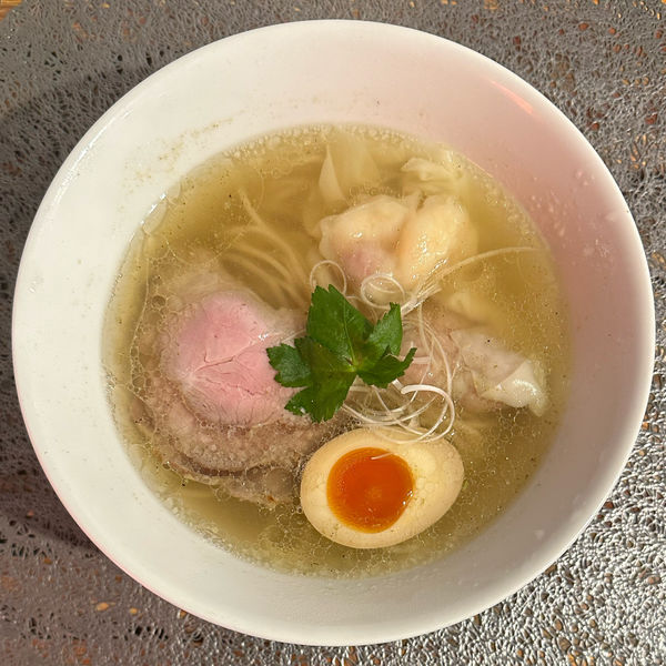 「肉1海老1ワンタンラァ麺  しお山椒」@麺屋おやゆびの写真