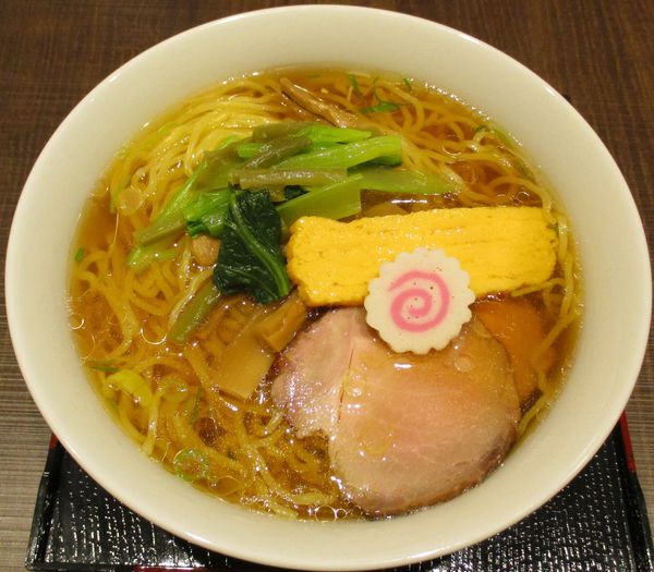 「醤油そば（麺大盛無料）900円」@なすやの写真