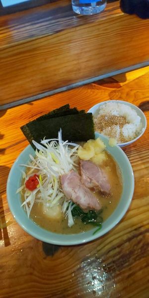 「並６８０円」@横浜ラーメン 武蔵家 大井町店の写真