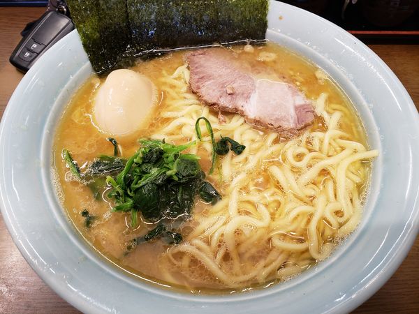 「ラーメン中、味玉」@寿々㐂家の写真
