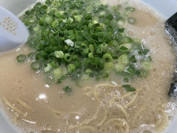 「長浜らーめん+替え玉」@長浜ラーメン 博多っ子の写真