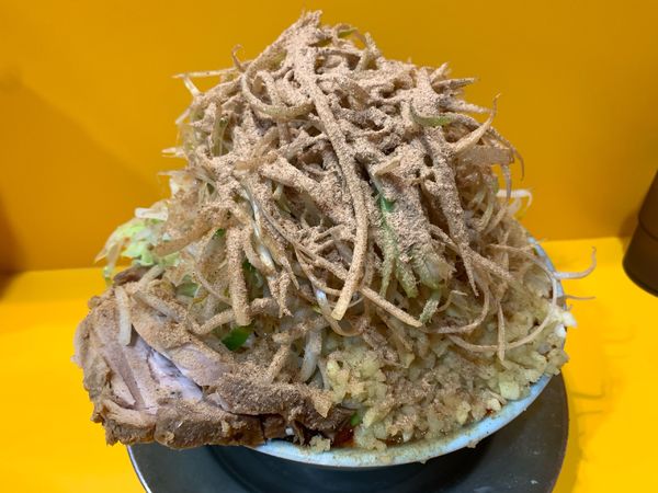 「小ラーメン 辛い奴4倍 ニンニクマシマシアブラヤサイスクナメ」@ラーメン二郎 八王子野猿街道店2の写真