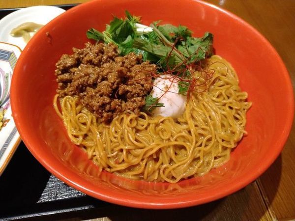 「汁なし担々麵（温）」@垃垃飯店の写真